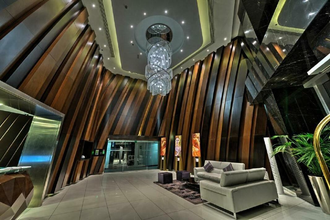 Cayan Tower - Of Choice شقة *